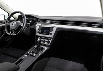 Подержанный автомобиль Volkswagen Passat Sedan 2016 года (13 фото)