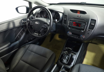 Подержанный автомобиль Kia Cerato Sedan 2018 года (9 фото)