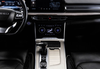 Подержанный автомобиль Exeed VX 2022 года (13 фото)