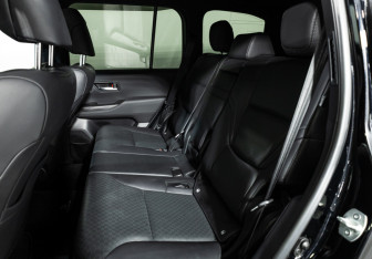 Подержанный автомобиль Toyota Land Cruiser Suv 2021 года (10 фото)