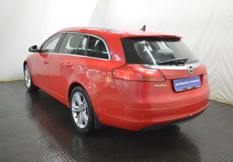 Подержанный автомобиль Opel Insignia Wagon 2012 года (7 фото)