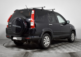 Подержанный автомобиль Honda CR-V 2005 года (5 фото)