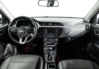 Подержанный автомобиль Kia Rio Hatchback 2020 года (13 фото)