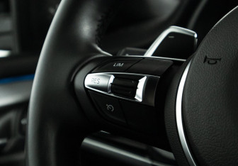 Подержанный автомобиль BMW X5 2014 года (25 фото)