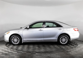 Подержанный автомобиль Toyota Camry Sedan 2008 года (8 фото)