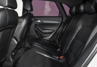 Подержанный автомобиль Audi Q3 2012 года (13 фото)