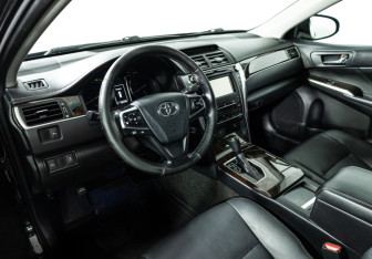 Подержанный автомобиль Toyota Camry Sedan 2016 года (11 фото)
