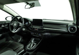 Подержанный автомобиль Kia Cerato Sedan 2020 года (9 фото)
