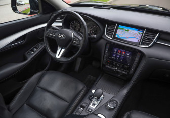 Подержанный автомобиль Infiniti QX50 2018 года (10 фото)