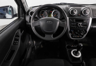 Подержанный автомобиль LADA (ВАЗ) Granta Liftback 2017 года (11 фото)