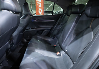 Подержанный автомобиль Toyota Camry Sedan 2020 года (18 фото)