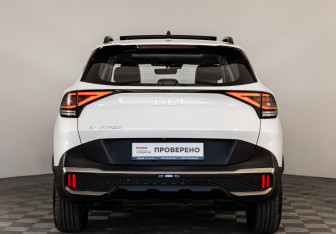 Подержанный автомобиль Kia Sportage 2023 года (6 фото)