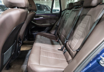 Подержанный автомобиль BMW X3 2020 года (15 фото)