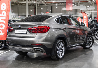 Подержанный автомобиль BMW X6 2019 года (9 фото)