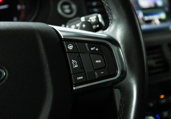 Подержанный автомобиль Land Rover Discovery Sport 2019 года (20 фото)