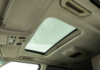 Подержанный автомобиль Land Rover Range Rover 2010 года (15 фото)