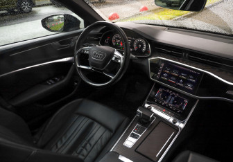 Подержанный автомобиль Audi A6 Sedan 2020 года (12 фото)