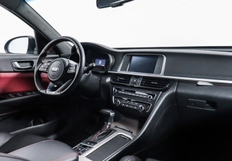 Подержанный автомобиль Kia Optima Sedan 2018 года (16 фото)