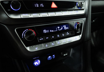 Подержанный автомобиль Hyundai Sonata 2018 года (18 фото)