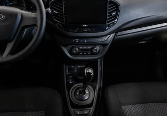 Подержанный автомобиль LADA (ВАЗ) Vesta Sedan 2017 года (12 фото)