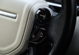 Подержанный автомобиль Land Rover Range Rover 2018 года (13 фото)