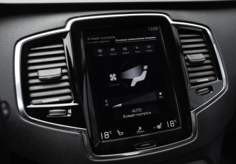 Подержанный автомобиль Volvo XC90 2015 года (20 фото)