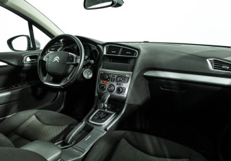 Подержанный автомобиль Citroen C4 Sedan 2015 года (9 фото)
