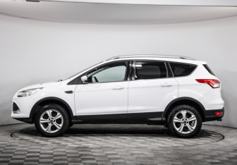 Подержанный автомобиль Ford Kuga 2016 года (8 фото)