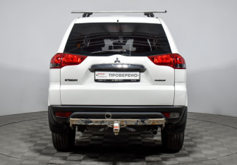 Подержанный автомобиль Mitsubishi Pajero Sport 2013 года (6 фото)