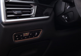 Подержанный автомобиль BMW X7 2019 года (27 фото)
