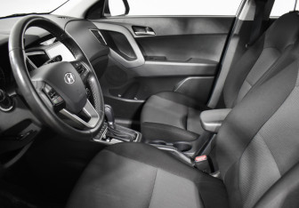 Подержанный автомобиль Hyundai Creta 2019 года (10 фото)