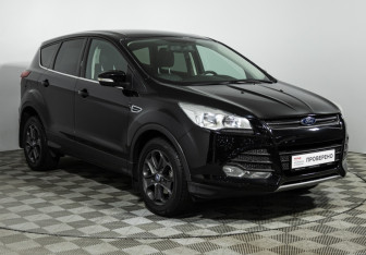 Подержанный автомобиль Ford Kuga 2015 года (3 фото)