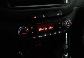 Подержанный автомобиль Kia Ceed Hatchback 2014 года (15 фото)