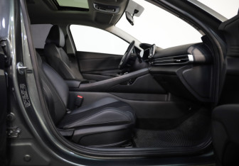 Подержанный автомобиль Hyundai Elantra Sedan 2023 года (23 фото)