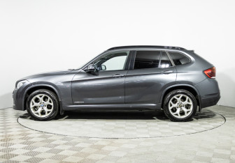 Подержанный автомобиль BMW X1 2014 года (8 фото)