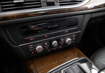 Подержанный автомобиль Audi A6 Sedan 2014 года (15 фото)