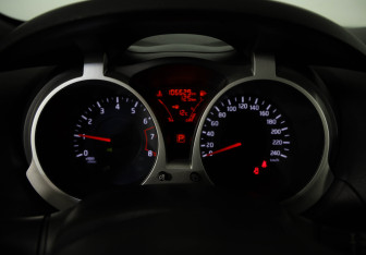 Подержанный автомобиль Nissan Juke 2014 года (9 фото)
