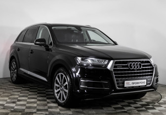 Подержанный автомобиль Audi Q7 2017 года (3 фото)