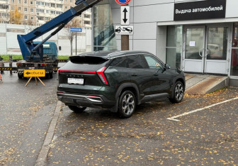 Подержанный автомобиль Geely Atlas 2024 года (4 фото)