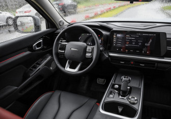 Подержанный автомобиль Haval H3 2025 года (12 фото)
