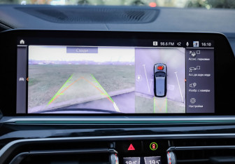 Подержанный автомобиль BMW X7 2019 года (18 фото)