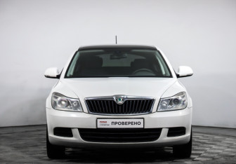 Подержанный автомобиль Skoda Octavia Liftback 2011 года (2 фото)