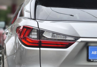 Подержанный автомобиль Lexus RX 2018 года (7 фото)