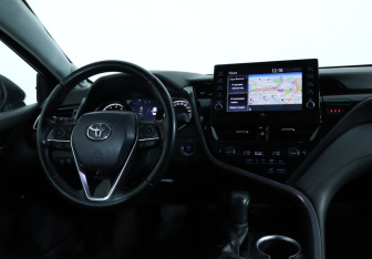 Подержанный автомобиль Toyota Camry Sedan 2021 года (16 фото)