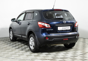Подержанный автомобиль Nissan Qashqai 2010 года (7 фото)