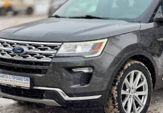 Подержанный автомобиль Ford Explorer 2018 года (8 фото)