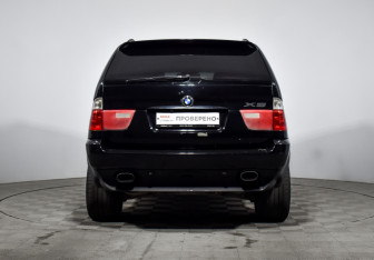 Подержанный автомобиль BMW X5 2003 года (6 фото)