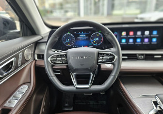 Подержанный автомобиль Chery Tiggo 8 Pro Max 2023 года (14 фото)