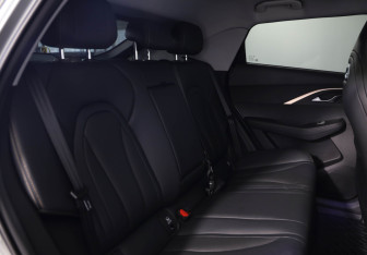 Подержанный автомобиль Omoda C5 2023 года (12 фото)