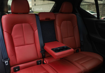 Подержанный автомобиль Volvo XC40 2021 года (31 фото)